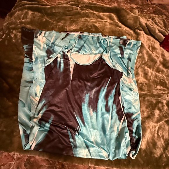 Elegant Teal and Black Maxi Dress - Picture 4 of 6